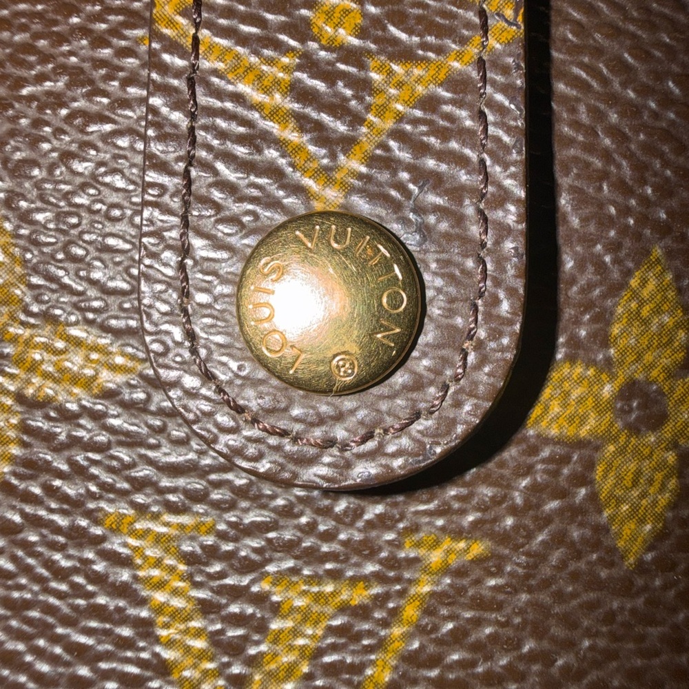 Louis Vuitton Monogram Kisslock Compact Wallet - Picture 8 of 16